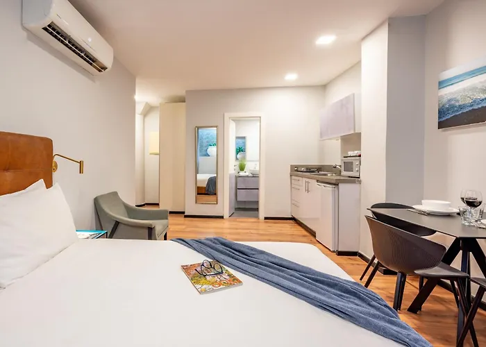 5 star hotel: Sea Land Suites