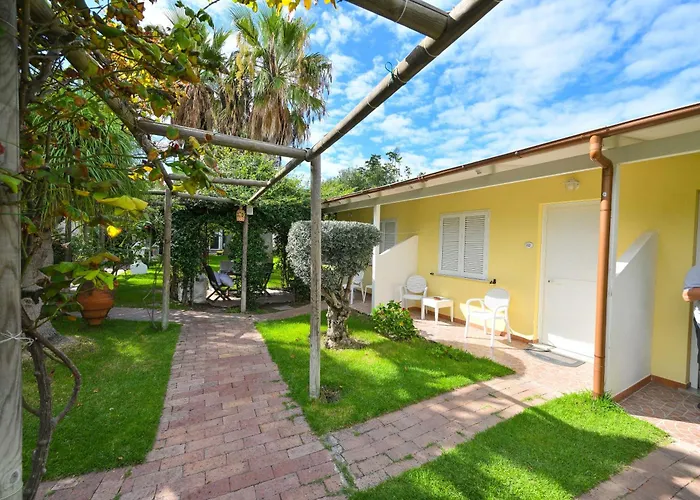  La Villa Resort E