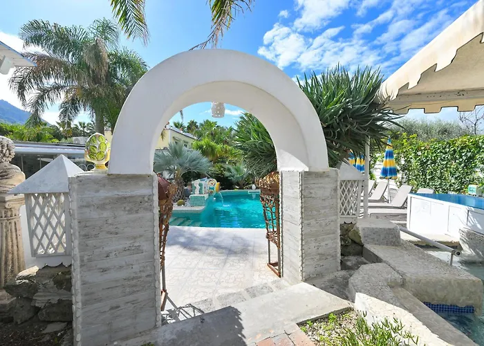  La Villa Resort E