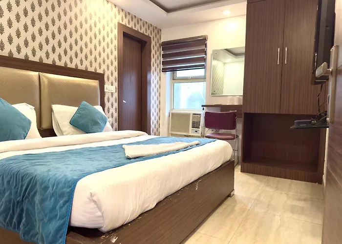 Hotel Pawan Plaza - Near Blk And Ganga Ram Hospital - Karol Bagh