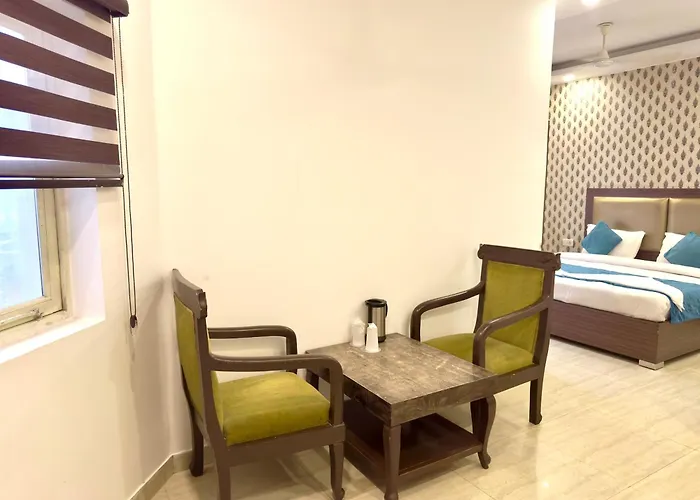 Hotel Pawan Plaza - Near Blk And Ganga Ram Hospital - Karol Bagh