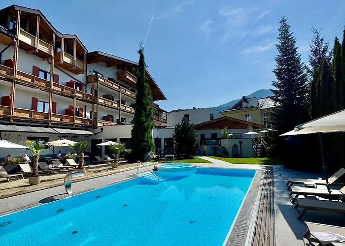 4 sterren hotel: Upside Down Town Hotel Neue Post