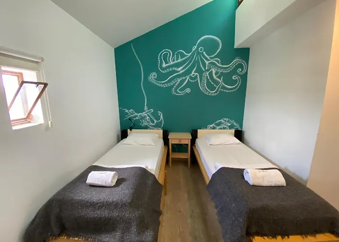  Amazigh Ensuite Rooms & Dorms With Shared Kitchen