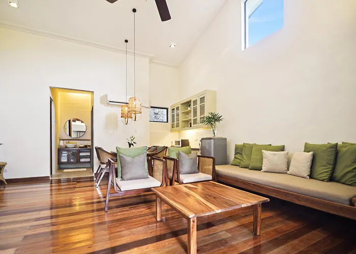 Resort: The Strand Boutique Resort