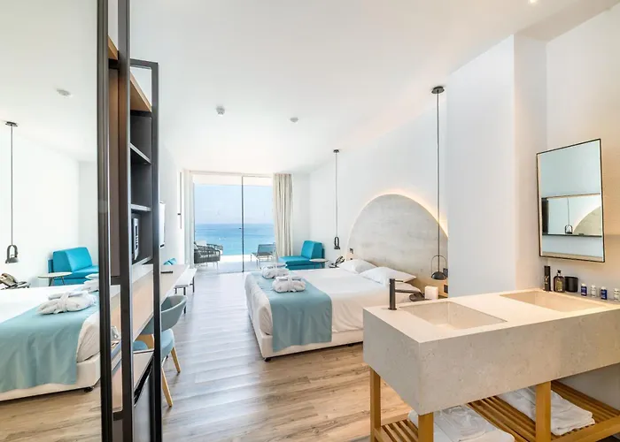 4-Sterne-Hotel: Flamingo Paradise Beach Hotel - Adults Only