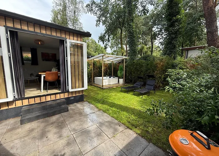 Veluwshof Holidays Luxe Holidayhomes With Private Jacuzzi'S - Swimmingpool - Tennis Court - Bowling - Supermarket And Children Entertainment