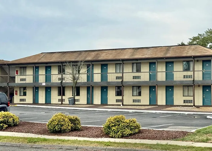 Red Carpet Inn