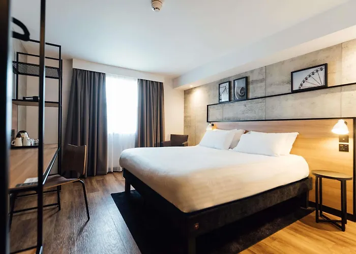Ibis Riverside