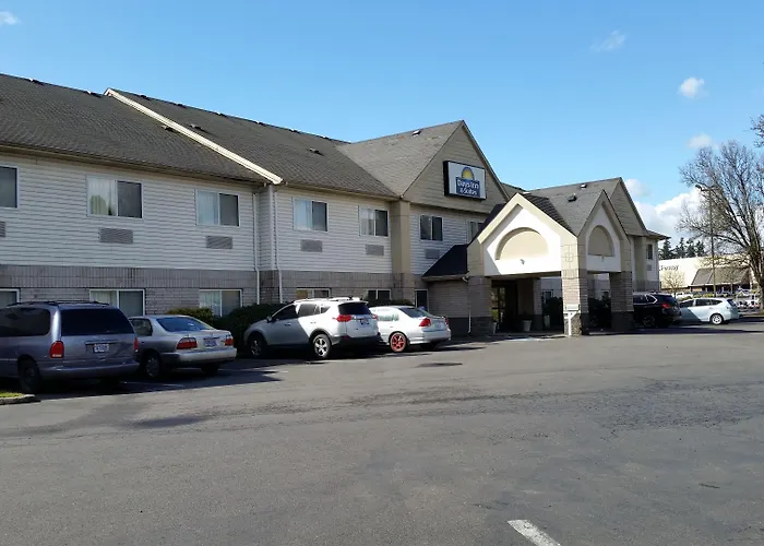 Cheap hotels Days Inn & Suites By Wyndham Vancouver