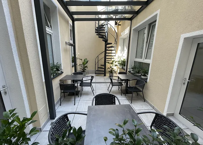 Palm Premium & Apartments