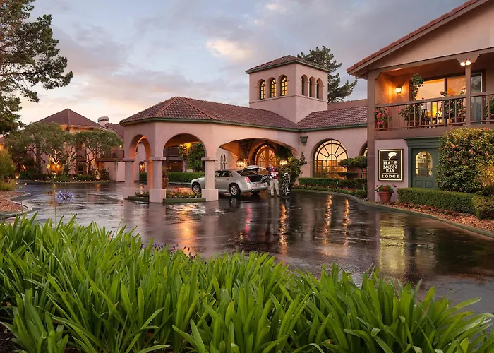 Beach hotel: Half Moon Bay Lodge