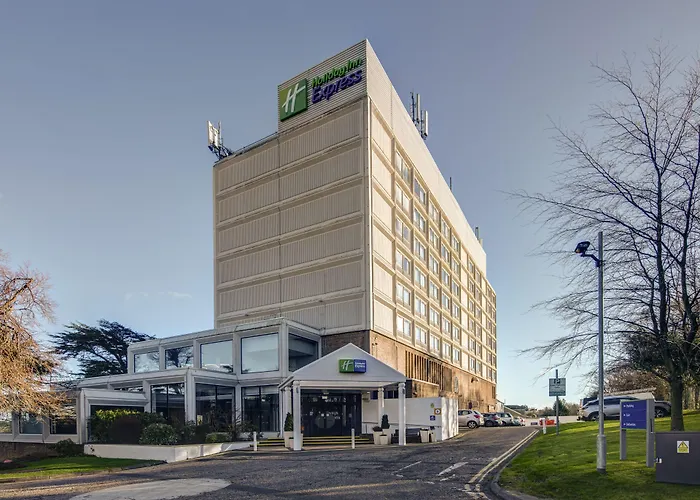 Holiday Inn Express City West By Ihg
