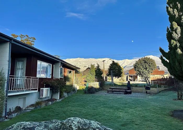 Kid friendly hotel Manuka Crescent