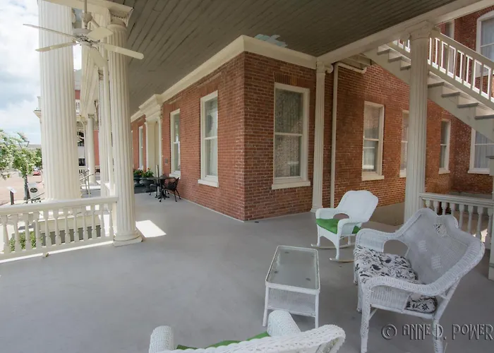 Guest House Historic Mansion
