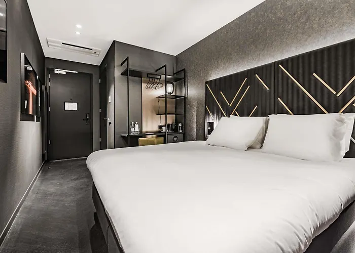 Family Friendly Hotels Le Marin Rotterdam City - Handwritten Collection