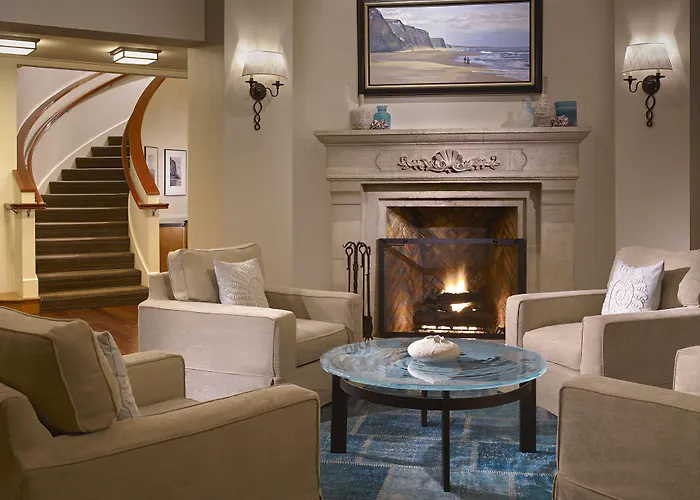 Romantic hotel: Beach House Half Moon Bay