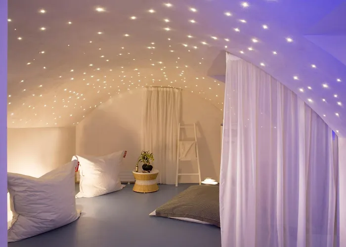 Luxury hotel only: Hotel Mademoiselle