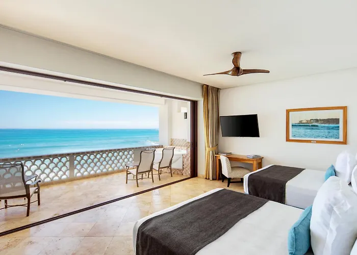 Сity center hotels Cabo Surf