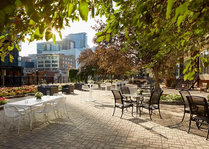 Motels Doubletree By Hilton Montreal