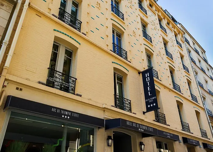 Hotel mit Hund Arc De Triomphe Etoile