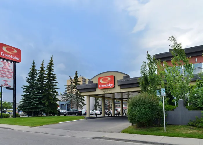 Cheap hotel: Super 8 By Wyndham Macleod Trail Calgary