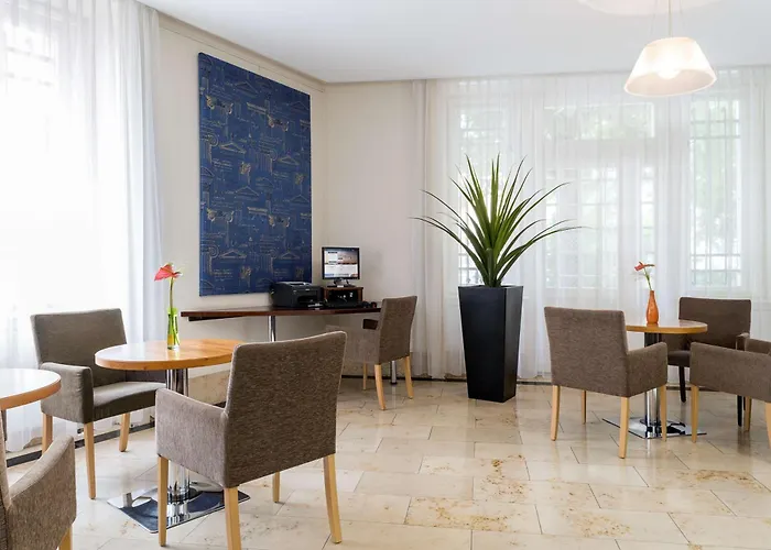 5 star hotel: Nh Wien Belvedere