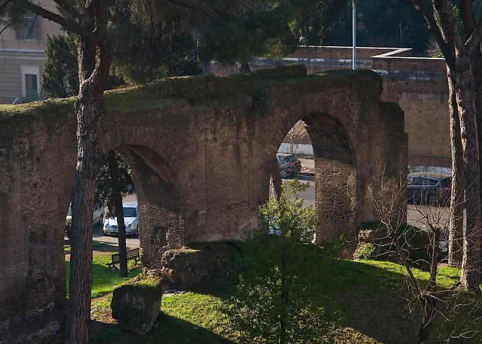 Hotel de 4 estrellas: Hotel Emona Aquaeductus