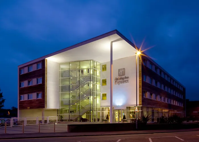 Cheap hotel: Holiday Inn Express, Chester Racecourse By Ihg