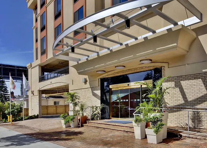  Holiday Inn Express Hollywood Walk Of Fame By Ihg