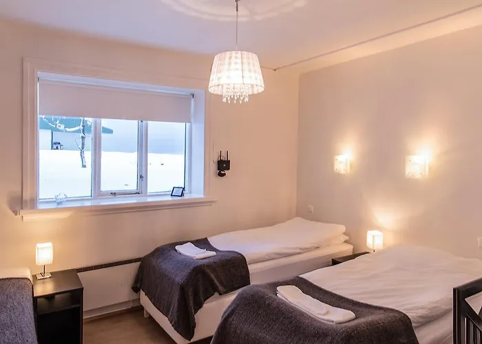Hotel near College: Kosy Vik