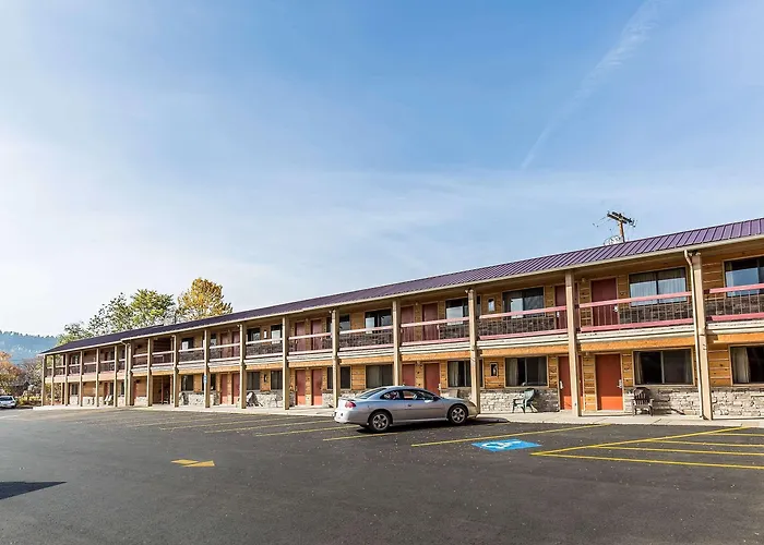 Golf hotel: Econo Lodge Inn & Suites Kalispell - Glacier National Park Gateway