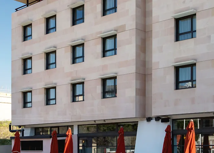 Hotel with Tennis: New Hotel Of Marseille - Vieux Port