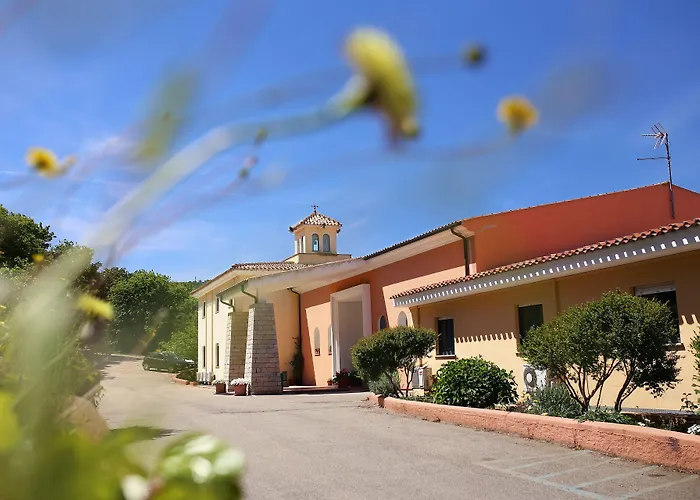 Hotel con piscina: Pausania Inn