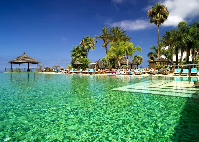 Regency Country Club, Apartments Suites