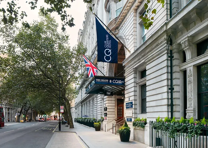 Pet Friendly hotel: The Grand At Trafalgar Square