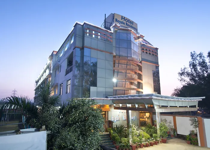 Royale Sarovar Portico Agra