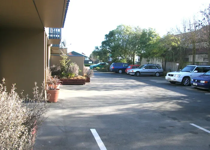 Сity center hotels Sherborne Motor Lodge