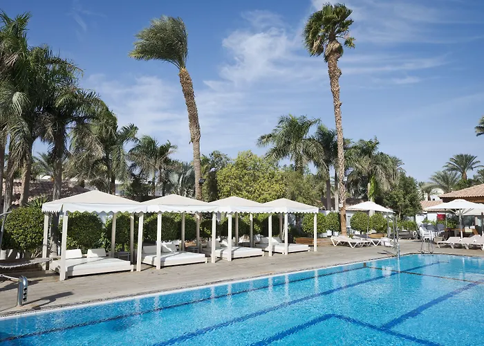 Centraal gelegen hotel: Astral Village Hotel