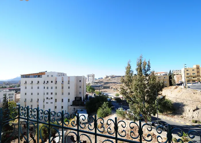 Hotel cerca del colegio: Edom Hotel