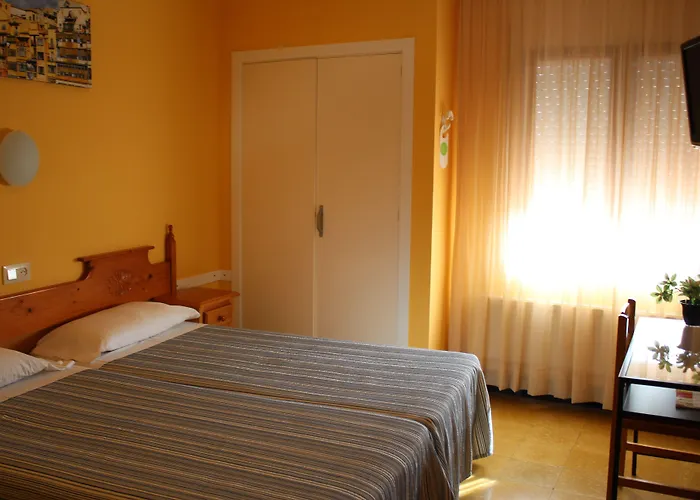 Hotel que admite mascotas: Hostal Fabrellas