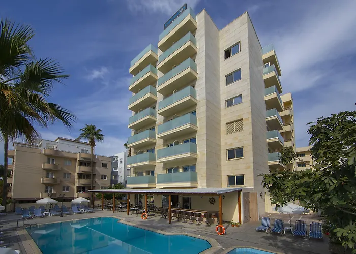Cheap hotel: Kapetanios Limassol Hotel