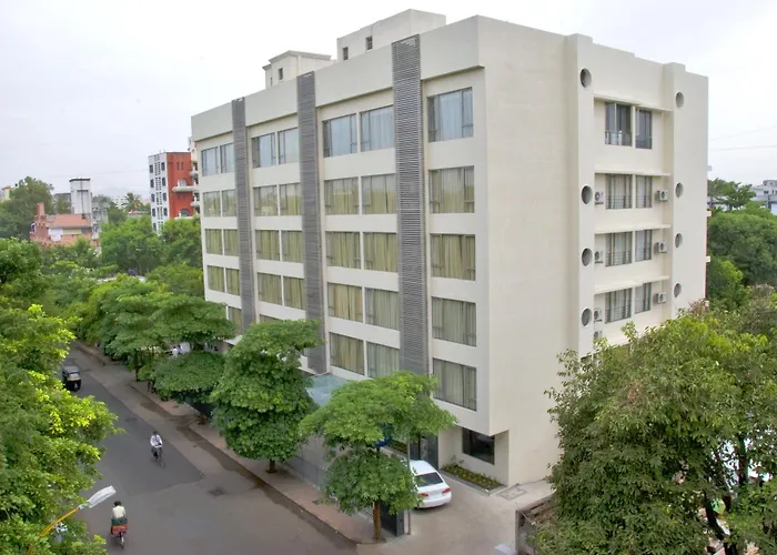 Hotels Close to Airport 