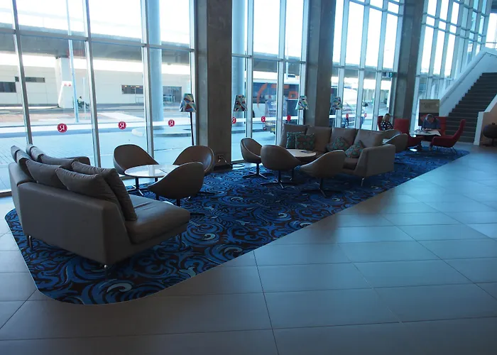 Hotel with pool: Rydges Sydney Airport Hotel