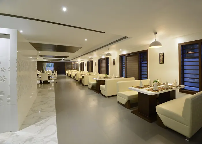 Cheap hotels Taj Vilas
