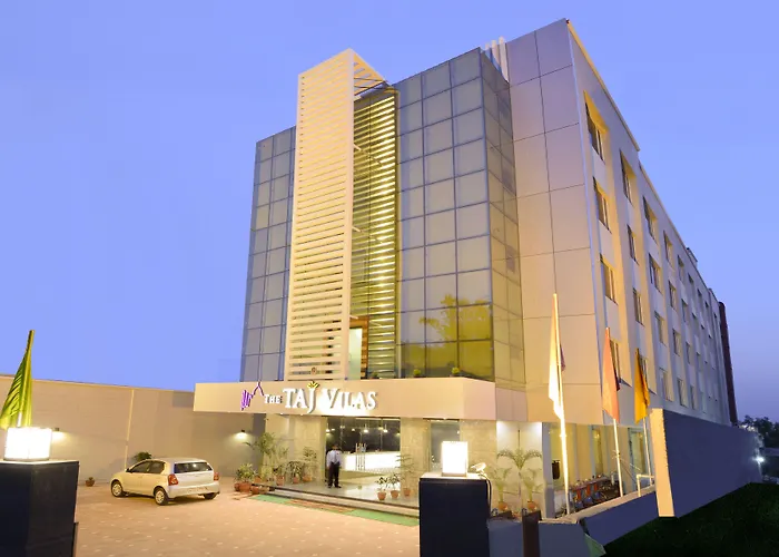 Cheap hotels Taj Vilas