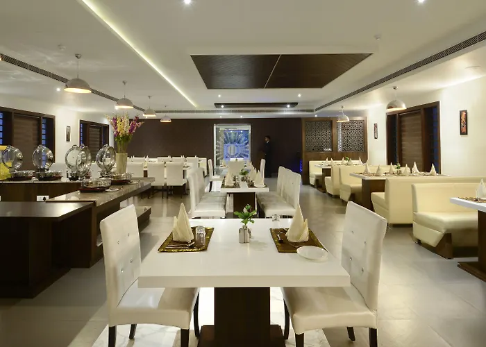 Cheap hotels Taj Vilas