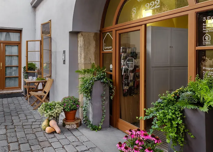 Apartment: 3 Epoques Apartments By Adrez