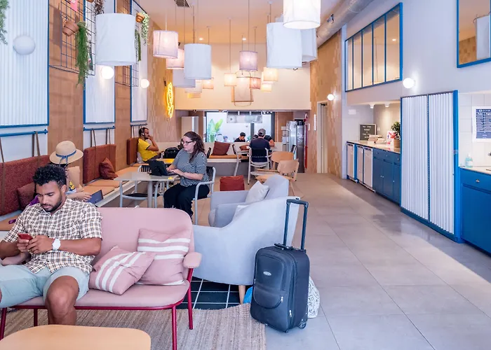 Hotel pres du College: Amistat Beach Hostel Barcelona