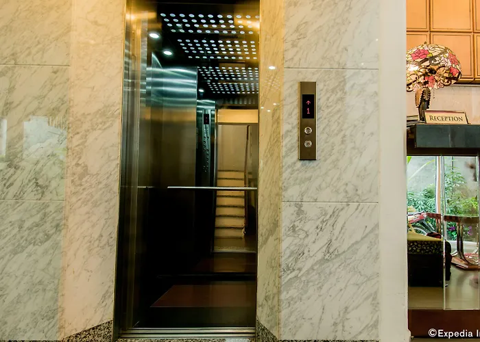 Hotel near College: Hanoi Golden Sunshine Villa Hotel And Travel