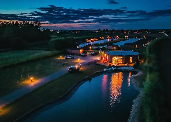 Family Hotel: Lakeside Fishing Retreats